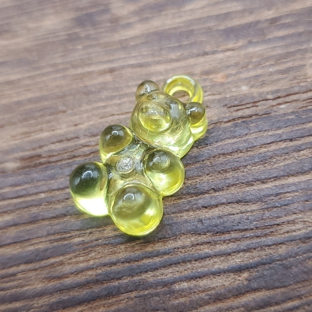 P115 lime green‎ crystal clear gummy bear charm